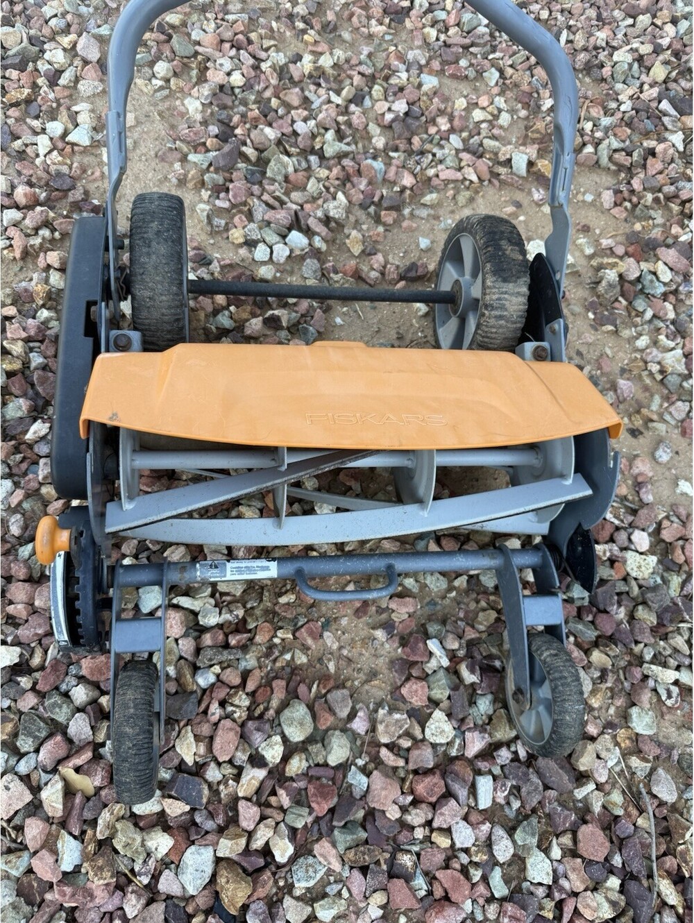 Fiskars 18 Inch StaySharp Max Reel Mower No Catcher